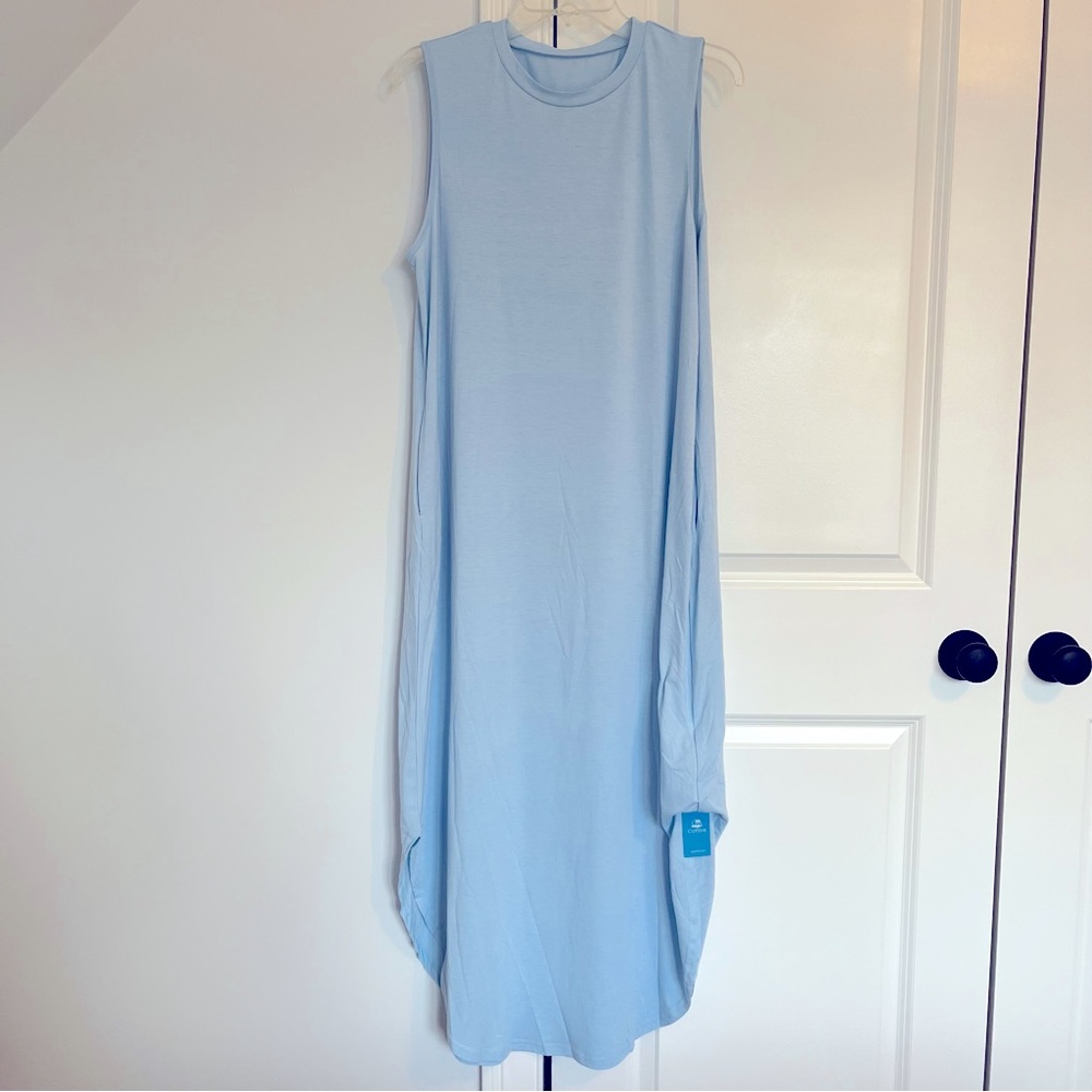 Light blue maxi dress, size large, NWT